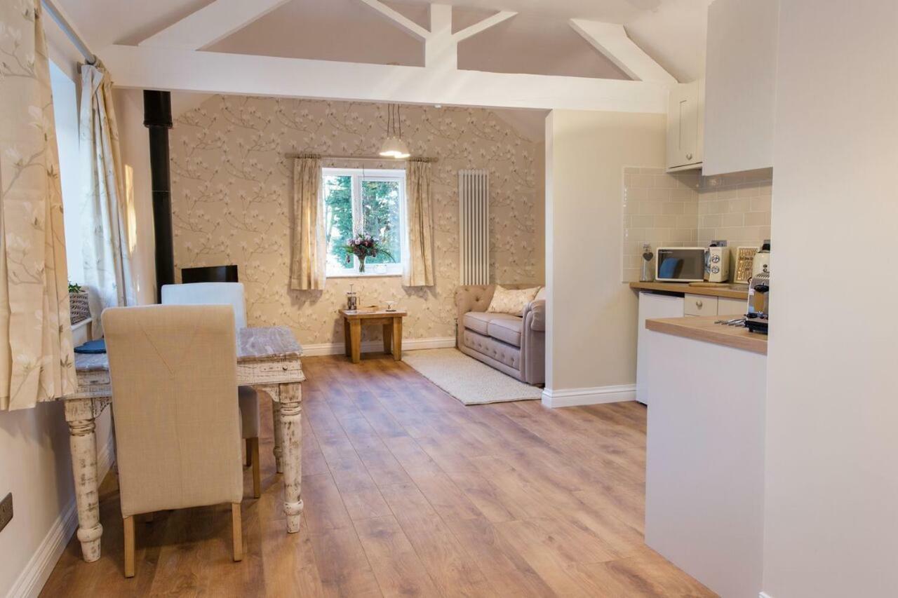 Thrush Nest Cottages - Wren Cottage Sleeps 4, 2 Bedrooms & Stable Cottage Sleeps 2, 1 Bedroom York Eksteriør billede