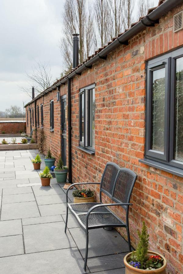 Thrush Nest Cottages - Wren Cottage Sleeps 4, 2 Bedrooms & Stable Cottage Sleeps 2, 1 Bedroom York Eksteriør billede